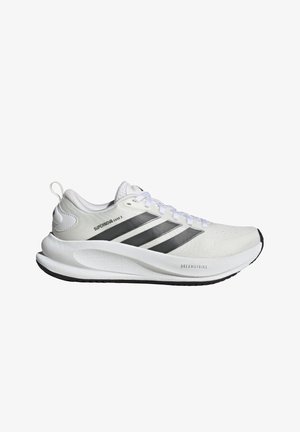Bijela Adidas tenisica za trčanje s crnim tri pruge, jastučićastim potplatom i tekstualnim detaljima „Supernova Ease 2“ i „Dreamstrike“.