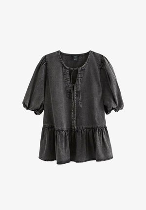 Svart denimblus med kort ärm, puffärmar, knytning vid halsen och indragen peplum-slut.