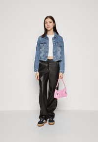 Vero Moda VMRAY SHORT JACKET  - Traper jakna - medium blue denim
