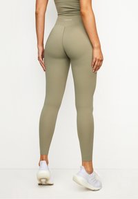 Gym King Leggings - Byxor - olive