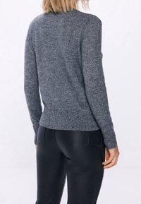 Springfield Sweter