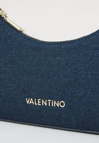 Valentino Bags KELLY - Τσάντα χειρός - denim scuro