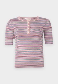 T-shirt en tricot à manches courtes avec des rayures horizontales multicolores et une patte de boutonnage avant dotée de cinq petits boutons en forme de fleur.