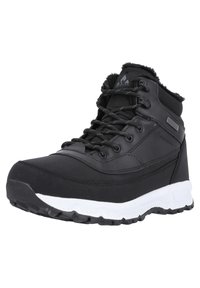 Botas de senderismo negras de corte medio con una parte superior sintética suave, paneles de malla texturizados y una suela de goma blanca resistente con profundas tracciones.