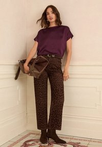 Love & Roses REGULAR FIT - SHORT SLEEVE - Paprasti marškinėliai - burgundy red