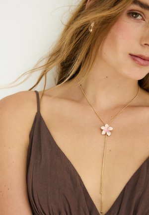 Stradivarius, SET OF 3 ENAMEL FLOWER NECKLACES - Collier - gold-coloured
