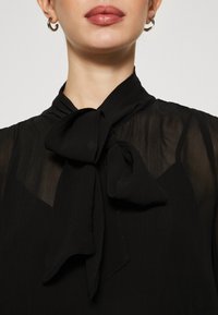 Scotch & Soda TIE NECK - Bluse - evening black