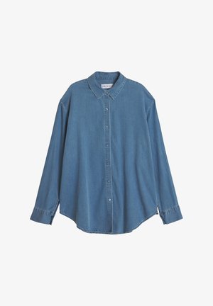 Blå denimskjorte med lange ermer, knappestolpe foran, spiss krage, buet nederkant, og subtile sømedetaljer. Myk tekstur, uformelt design.