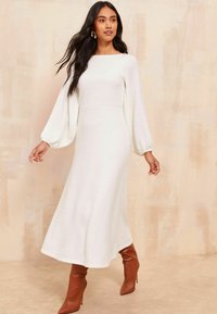 Friends Like These LONG SLEEVE FLUFFY BATWING MIDI  - Svetríkové šaty - cream