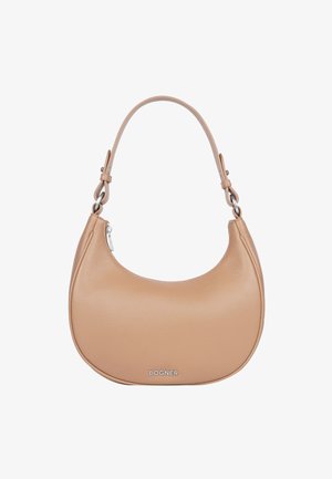 Sac à main en cuir tan, de forme croisée, avec une texture lisse et une fine bandoulière. Doté d'une fermeture éclair en argent et d'un logo embossé à l'avant.