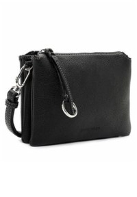 Borsa a tracolla in pelle nera con superficie texturizzata, hardware argentato, chiusura con zip e tracolla regolabile. Forma rettangolare compatta.