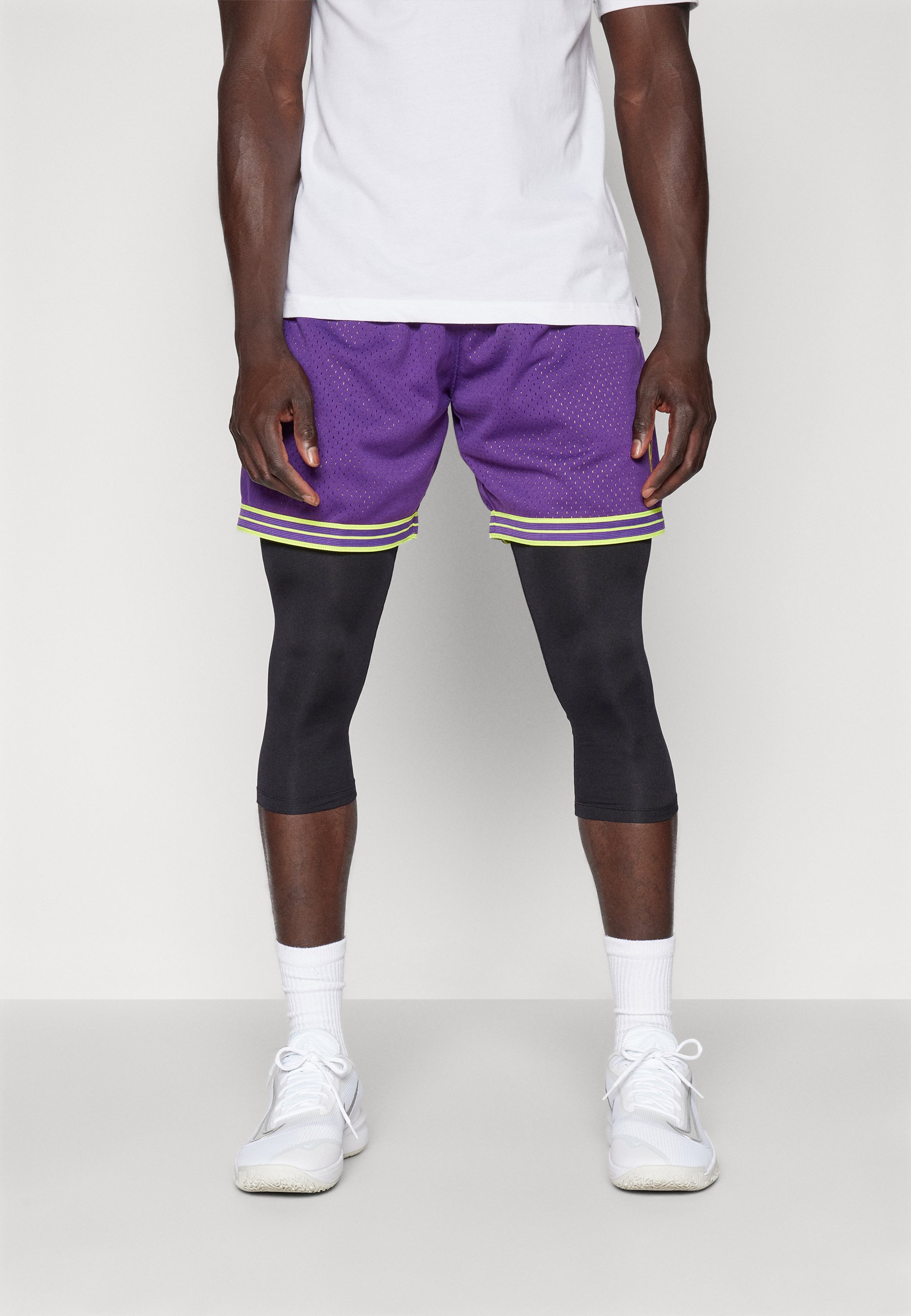 Mitchell & Ness Regular Broek in Rood | ABOUT YOU