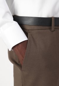 Lindbergh SUPERFLEX SET - Traje - deep brown