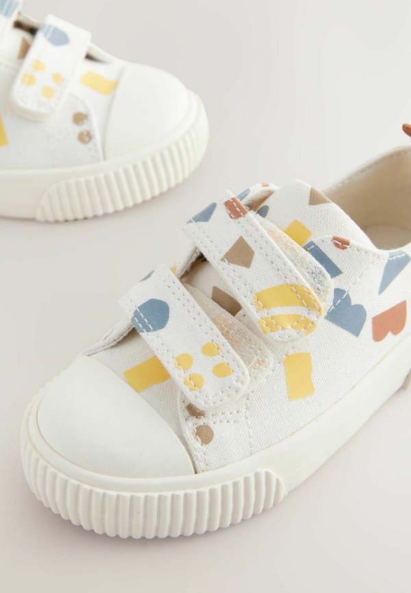 REGULAR FIT – TWO STRAP TOUCH FASTENING – Lauflernschuh