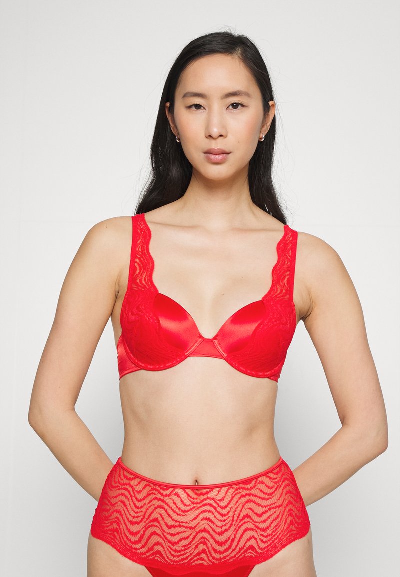 Esprit MOVING THE CLASSIC FIT CLASSIC PADDED BRA Underwired bra red