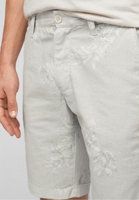 s.Oliver Šortky - off-white