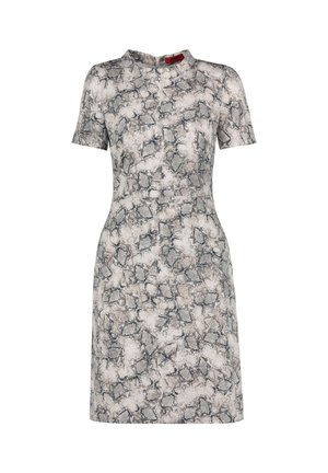 Kortærmet knælang kjole med gråt og beige slangeprint og rund halsudskæring.
