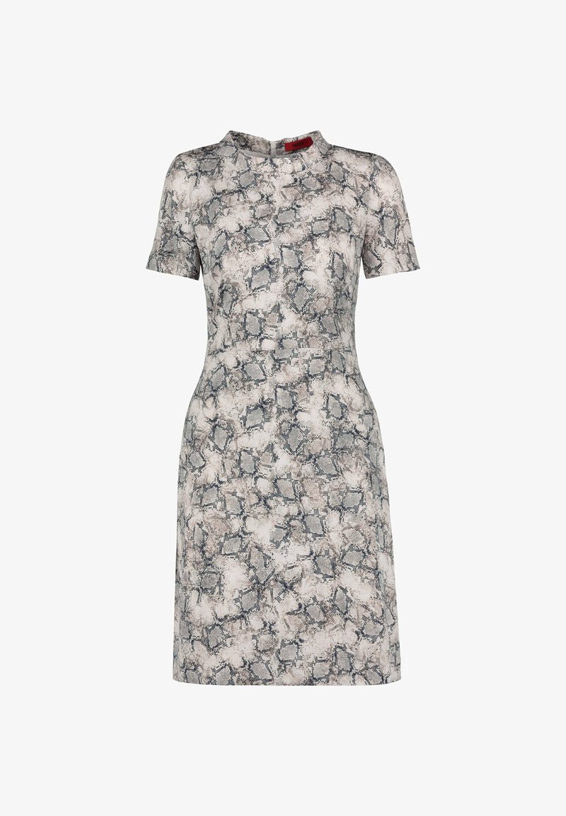 Robe courte à manches courtes, longueur au genou, avec un motif imprimé serpent gris et beige et un col rond.