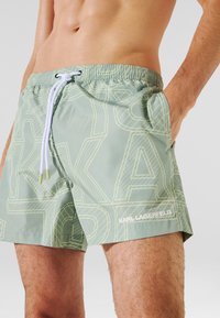 KARL LAGERFELD ALL-OVER  - Kopalne hlače - karl square iceberg green