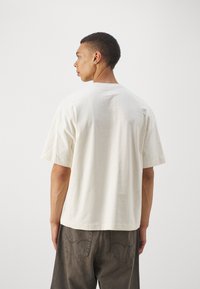 Jack & Jones JORSANTORINI TEE CREW NECK - T-shirts basic - buttercream