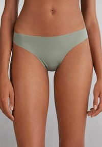 Intimissimi BRAZILIAN-AUS ULTRA-LIGHT - String - grün  fade green