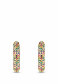 Guldcreoler med en texturerad yta inlagd med multifärgade ädelstenar i olika storlekar och former, som visar ett livligt mönster.