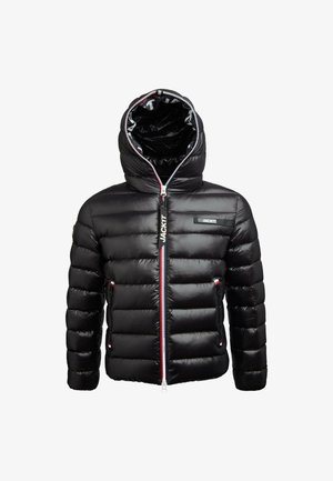 Mustaravärvi pufferjakk, millel on kapuuts, horisontaalselt õmmeldud disain, ees on lukuga "JACK1T" silt, kaks lukuga külgetaskut ning brändi rinnasilt.