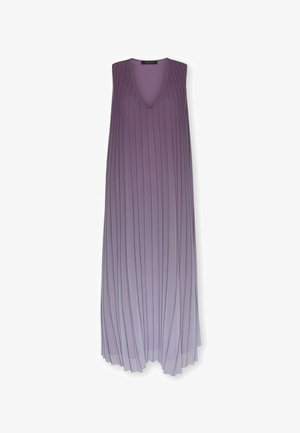 Mouwloze paarse maxi-jurk met diepe V-hals en verticale plooien die zich uitstrekken van de schouders tot de zoom.