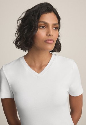 Next, - T-shirt basic