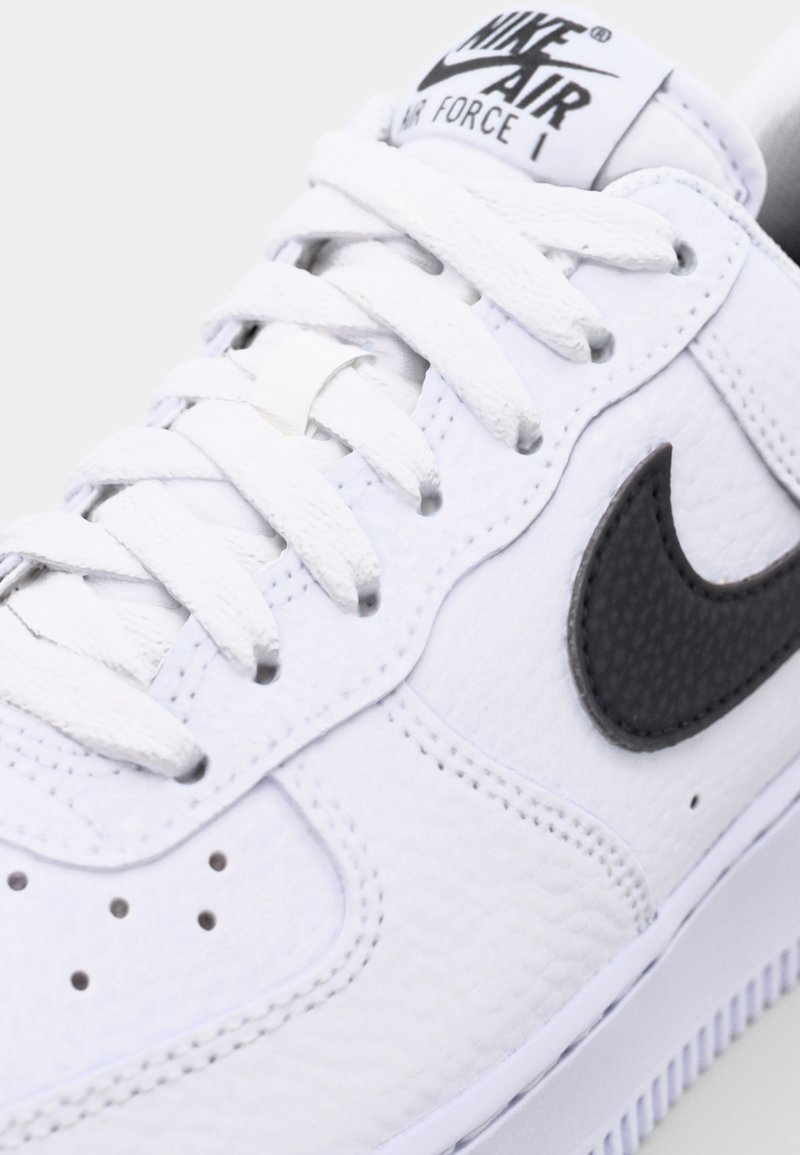 Nike Sportswear AIR FORCE 1 07 - Tenisky - white/black