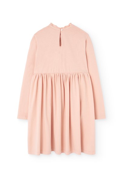 Langärmliges Kleid aus weichem, rosa Baumwollstoff mit Rundhalsausschnitt, gerafftem Taillenbereich und Knopfschluss auf der Rückseite. Einfaches, fließendes Design.