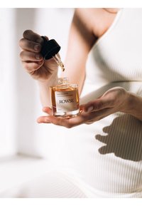 ROWSE ROSEHIP OIL - 100% ORGANIC COLD-PRESSED - Kroppsolja och skimmer