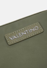 Valentino Bags CARDANO - Borsa a tracolla - militare