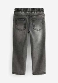 Pantalones de mezclilla gris con cintura elástica, que presentan un diseño desgastado, dos bolsillos traseros y un corte recto.