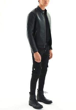 Kazar TADEU - Botines con cordones - black