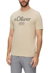 s.Oliver MIT GROSSEM LABEL - T-shirt print - beige
