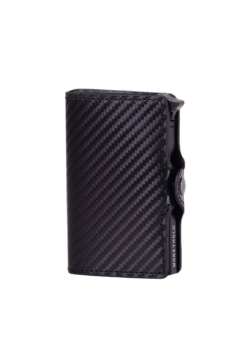 Portafoglio in fibra di carbonio nero con finitura testurizzata, forma rettangolare, chiusura con bottone e logo impresso sul lato. Design compatto per schede.
