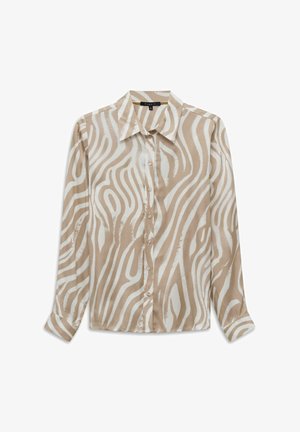 Langärmliges, beige-weißes Hemd mit Zebrafellmuster, Knopfleiste, spitzem Kragen und Manschetten, flach auf einem weißen Hintergrund liegend.