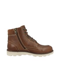 Botas de cuero marrón hasta el tobillo con cordones resistentes y una cremallera lateral, presentan un acabado texturizado, suela de goma blanca y costuras en contraste.