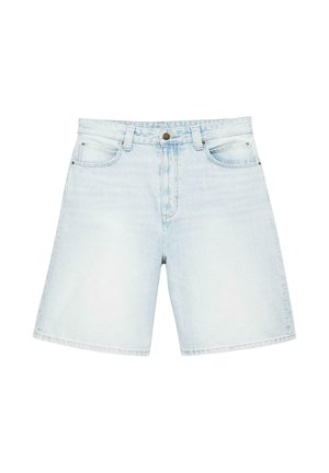 Svetlomodré riflové šortky s vysokým pásom, predným zapínaním na gombíky a zips, pútkami na opasok a piatimi vreckami na bielom pozadí.