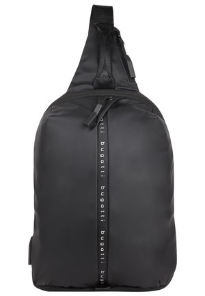 Sac à dos bandoulière noir avec fermeture éclair verticale et marquage « bugatti » sur la fermeture éclair et la sangle sur fond blanc.
