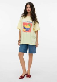 Vero Moda VMBAYLEIGH - Camiseta estampada - anise flower