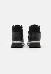 Mis Pepas Vysoké tenisky - black