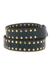 Cintura in pelle nera con borchie dorate, design arrotolato, multiple fori per la regolazione della taglia e texture liscia in tutta la superficie.