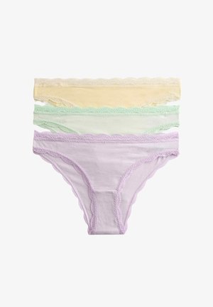 Tre bomulds trusser til kvinder i pastelgul, mintgrøn og lavendel, hver med blondekant langs talje og benåbninger.