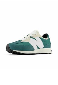 Baskets de course rétro teal avec des accents en cuir blanc, tige en daim, design à lacets, semelle en caoutchouc texturée et bout rond.