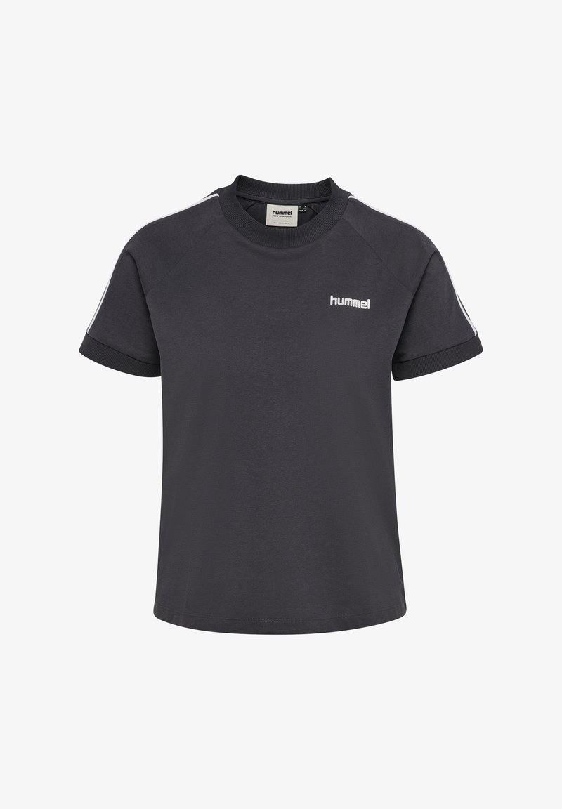 Zwarte korte mouwen t-shirt met een ronde halslijn, gekenmerkt door een wit logo op de linkerborst en witte accentstrepen op de mouwen.