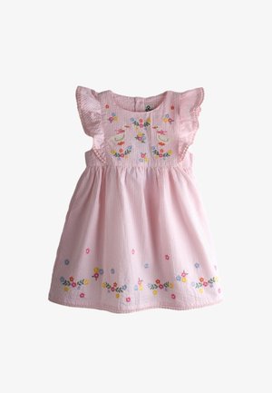Ružové šaty pre batoľa s rozšírenými rukávmi, vyšité kačice a kvetinové vzory na korzete a leme, vyrobené z ľahkej pruhovanej tkaniny.