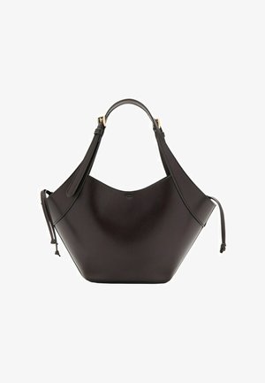 Tamnokrjava kožna torba s zakrivljenim gornjim rubovima, podesivim remenom i detaljima s vezicama na obje strane.