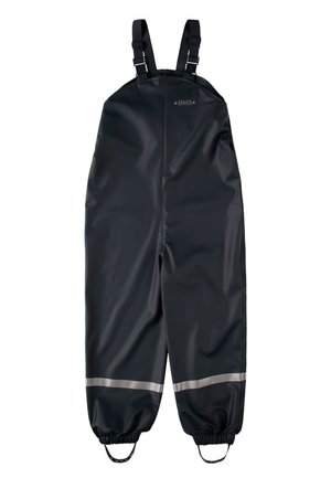 Sorte vandtætte overall med justerbare skulderstropper, reflekterende bånd over elastiske manchetter og fodstropper for sikker pasform.